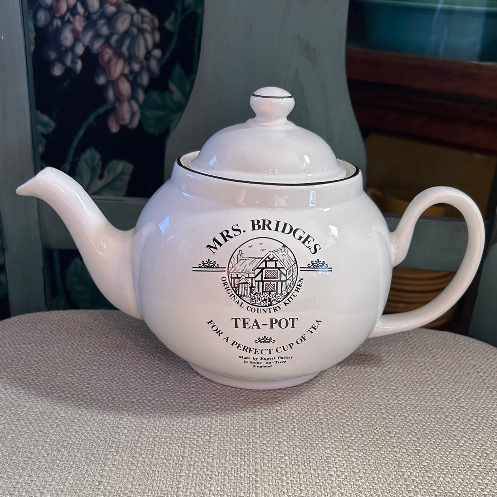 Mrs. Bridges Original Country Kitchen Tea Pot for a Perfect Cup of Tea
